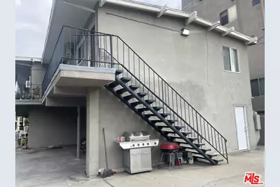 11324 Huston St, North Hollywood, CA 91601 - Photo 2