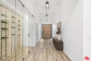 17337 Tiara St, Encino, CA 91316 - Photo 2