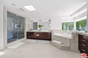 9626 Highridge Dr, Beverly Hills, CA 90210 - Photo 20