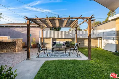 2221 N Valley St, Burbank, CA 91505 - Photo 32