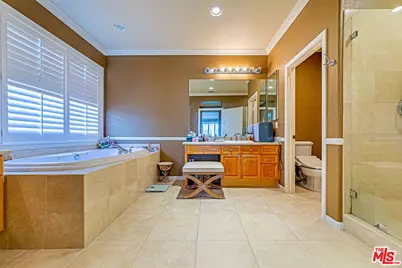 23208 Maple Ave, Torrance, CA 90505 - Photo 46