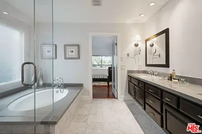 17204 Palisades Cir, Pacific Palisades, CA 90272 - Photo 40