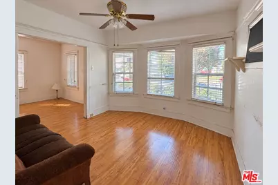 1528 W 36th St, Los Angeles, CA 90018 - Photo 6