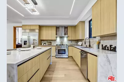 3943 Wade St, Los Angeles, CA 90066 - Photo 14