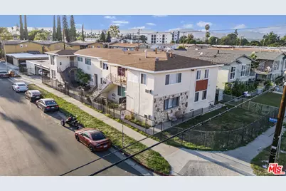 7305 Variel Ave, Canoga Park, CA 91303 - Photo 4