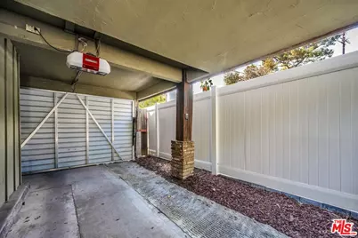2652 N Beachwood Dr, Los Angeles, CA 90068 - Photo 34