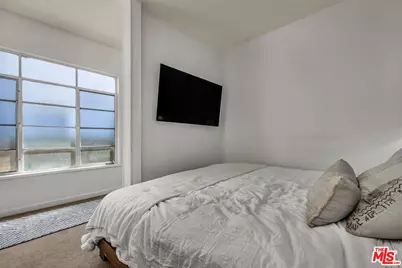 2652 N Beachwood Dr, Los Angeles, CA 90068 - Photo 36