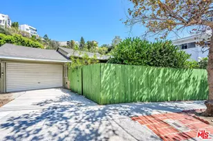 2652 N Beachwood Dr, Los Angeles, CA 90068 - Photo 2