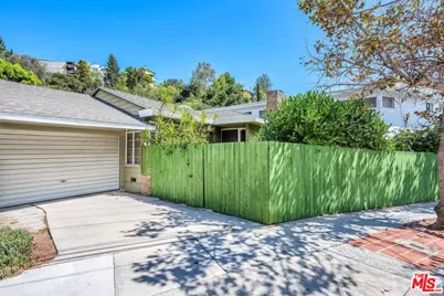 2652 N Beachwood Dr, Los Angeles, CA 90068 - Photo 42