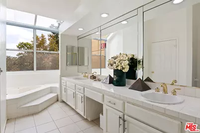 18730 Hatteras St #25, Tarzana, CA 91356 - Photo 26