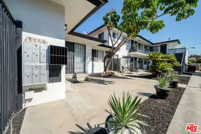 3768 S Bronson Ave, Los Angeles, CA 90018 - Photo 14