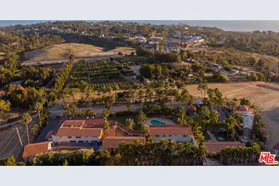 29081 Pacific Coast Hwy, Malibu, CA 90265 - Photo 2