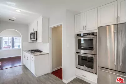12631 Miranda St, Valley Village, CA 91607 - Photo 16