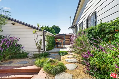 1442 Ellsmere Ave, Los Angeles, CA 90019 - Photo 18