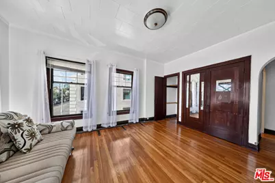 2121 James M Wood Blvd #202, Los Angeles, CA 90006 - Photo 34