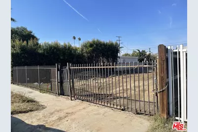 1261 W 35th Pl, Los Angeles, CA 90007 - Photo 1
