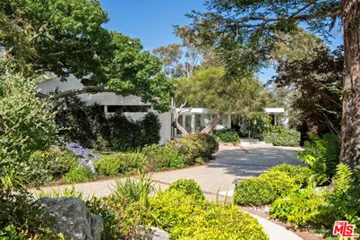 906 Chautauqua Blvd, Pacific Palisades, CA 90272 - Photo 1