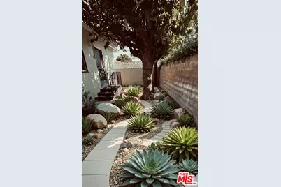 1134 N Avon Gh St, Burbank, CA 91505 - Photo 1