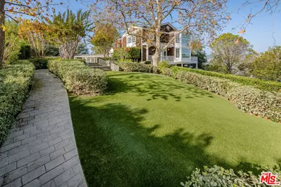 9555 Oak Pass Rd, Beverly Hills, CA 90210 - Photo 1