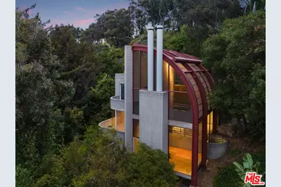 762 Latimer Rd, Santa Monica, CA 90402 - Photo 1