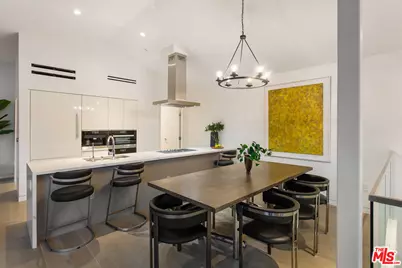 8600 Wilshire Blvd #Th 2, Beverly Hills, CA 90211 - Photo 1