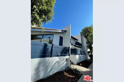 2733 Harbor Blvd, Ventura, CA 93001 - Photo 1