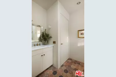 2420 Mandeville Canyon Rd, Los Angeles, CA 90049 - Photo 1