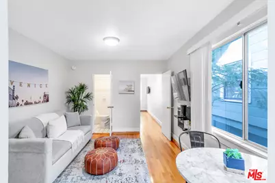 16 Clubhouse Ave #7, Venice, CA 90291 - Photo 1
