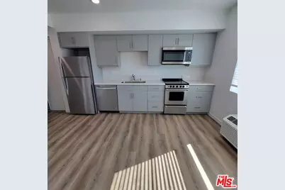 4101 Somerset Dr #304, Los Angeles, CA 90008 - Photo 1