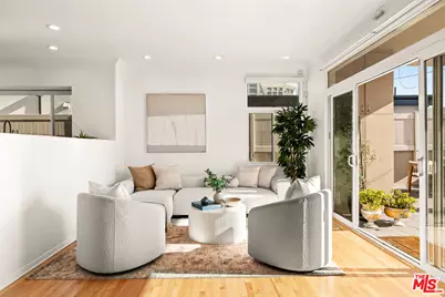 2912 3rd St #2, Santa Monica, CA 90405 - Photo 1