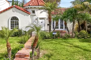 352 S Oakhurst Dr, Beverly Hills, CA 90212 - Photo 1