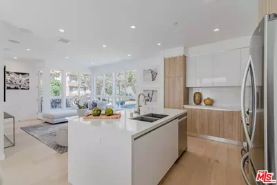 1212 N Sycamore Ave, Los Angeles, CA 90038 - Photo 1