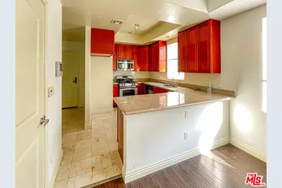 429 S St Andrews Pl #1, Los Angeles, CA 90020 - Photo 1