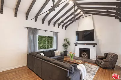 1135 S Crest Dr, Los Angeles, CA 90035 - Photo 1