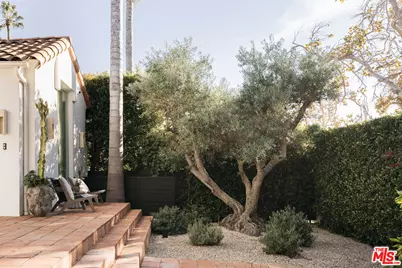 458 N Croft Ave, Los Angeles, CA 90048 - Photo 1