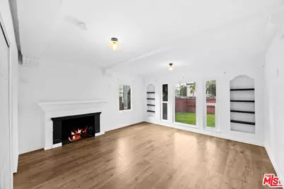 4014 W Adams Blvd #A, Los Angeles, CA 90018 - Photo 1