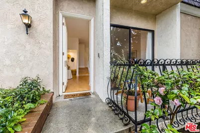 933 21st St #3, Santa Monica, CA 90403 - Photo 1