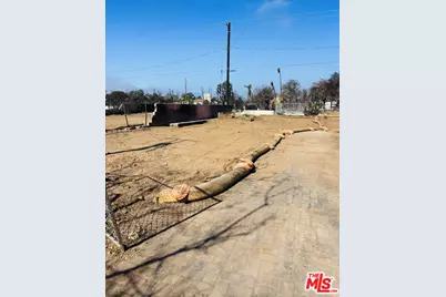 911 Galloway St, Pacific Palisades, CA 90272 - Photo 1