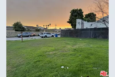 3413 W 63rd St, Los Angeles, CA 90043 - Photo 1