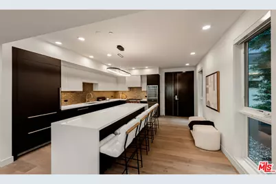 505 S Barrington Ave #108, Los Angeles, CA 90049 - Photo 1