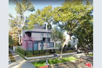 331 N Oakhurst Dr, Beverly Hills, CA 90210 - Photo 1