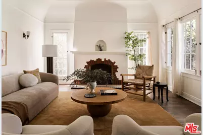 616 N McCadden Pl, Los Angeles, CA 90004 - Photo 1