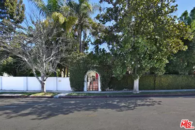 4262 Woodcliff Rd, Sherman Oaks, CA 91403 - Photo 1