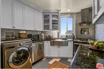 11670 W Sunset Blvd #303, Los Angeles, CA 90049 - Photo 1