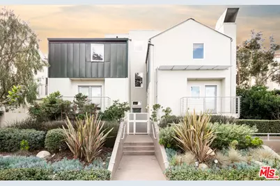 938 Lincoln Blvd #4, Santa Monica, CA 90403 - Photo 1