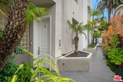1018 2nd St #2, Santa Monica, CA 90403 - Photo 1