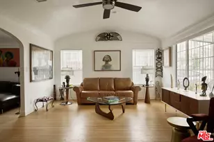 1015 S Plymouth Blvd, Los Angeles, CA 90019 - Photo 1