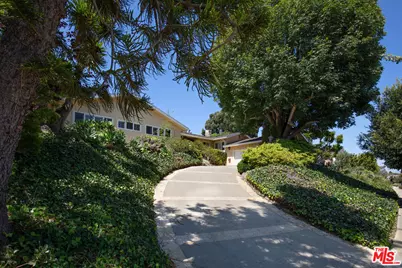 14929 La Cumbre Dr, Pacific Palisades, CA 90272 - Photo 1