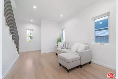 10706 Camarillo St, North Hollywood, CA 91602 - Photo 1