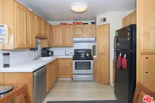 18547 Collins St, Tarzana, CA 91356 - Photo 1